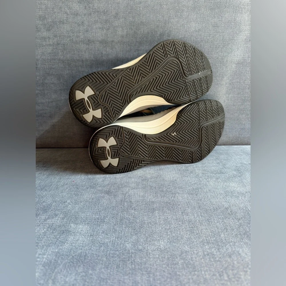 Under Armor Boys Basketball Shoes 6Y Gray Grade School Jet 2017 Lace Up High Top - Picture 6 of 7